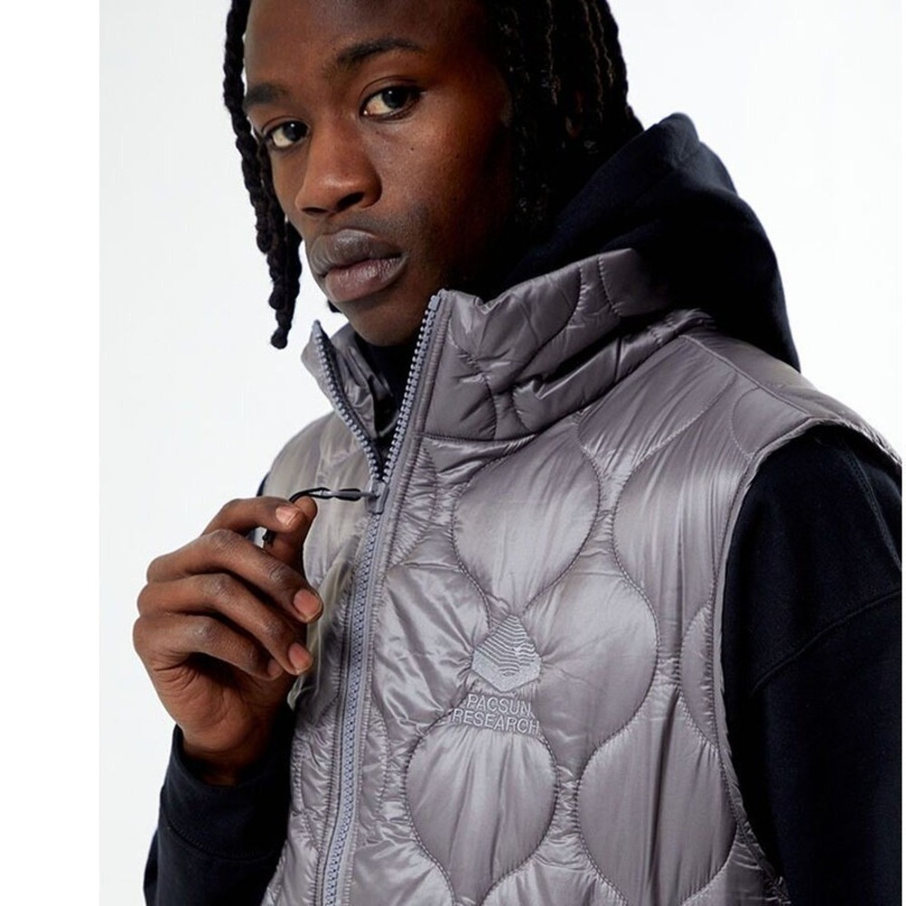 NEW PacSun $60 Small Men's Gray Quilted Puffer Vest NWT Lightweight Zip Pockets